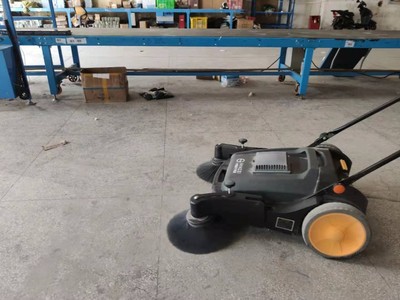 揚(yáng)子掃地車(chē)廠家手推式掃地機(jī)客戶(hù)反饋