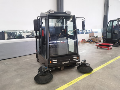 小型電動掃地車實用嗎？有哪些優(yōu)勢