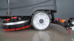 洗地機(jī)吸水扒無(wú)法下降？怎么調(diào)整